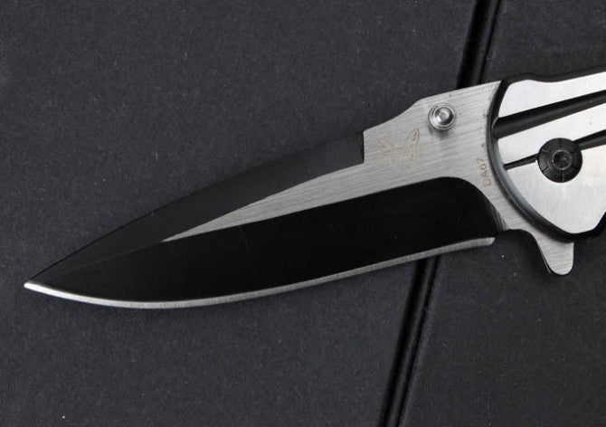 Quick folding knife