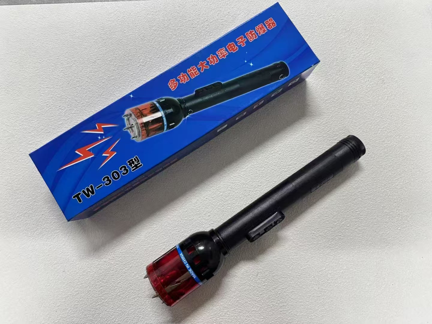 🔥303 Self-Defense Flashlight Features include high beam, alarm, anti-robbery