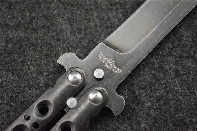 Nine-hole Butterfly Folding Knife
