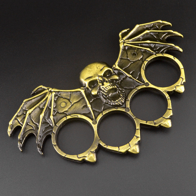 Large Bat Knuckle Duster Four Fingers Tiger Fist Ring Hand Buckle Outdoor Defense Gloves Combat Broken Windows EDC Tools