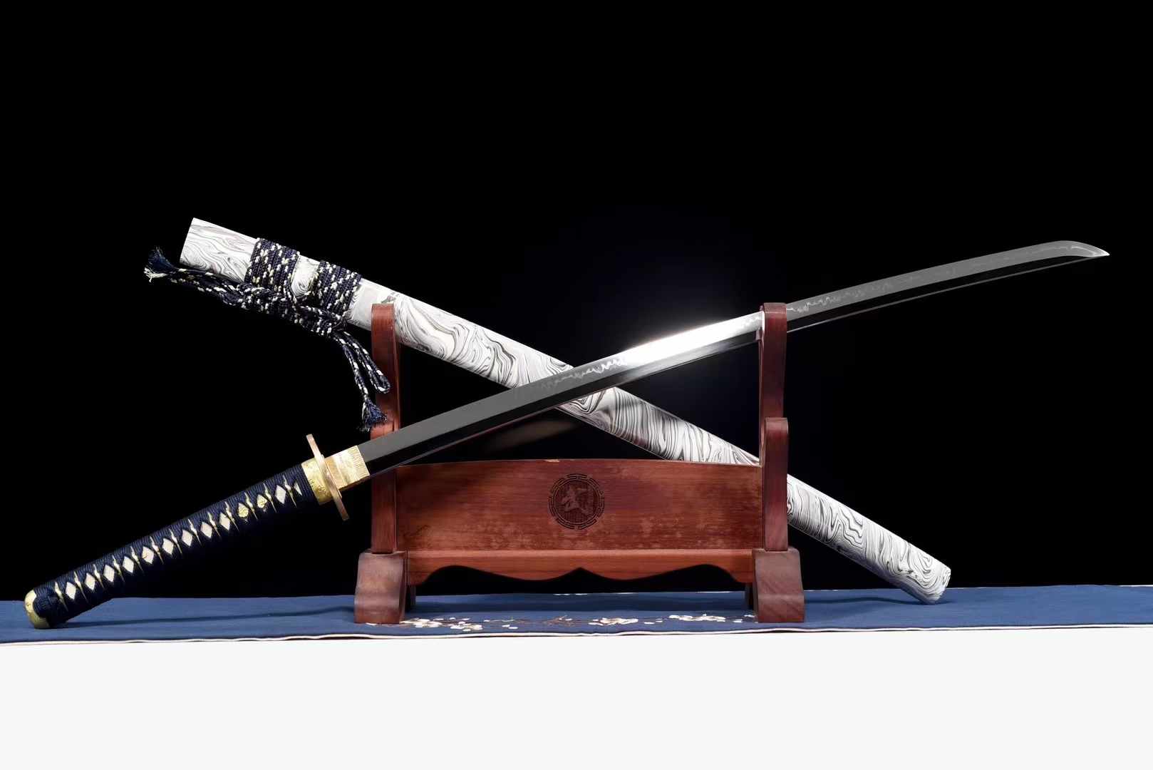 T10 Wave Katana with Mirror-Polished Finish