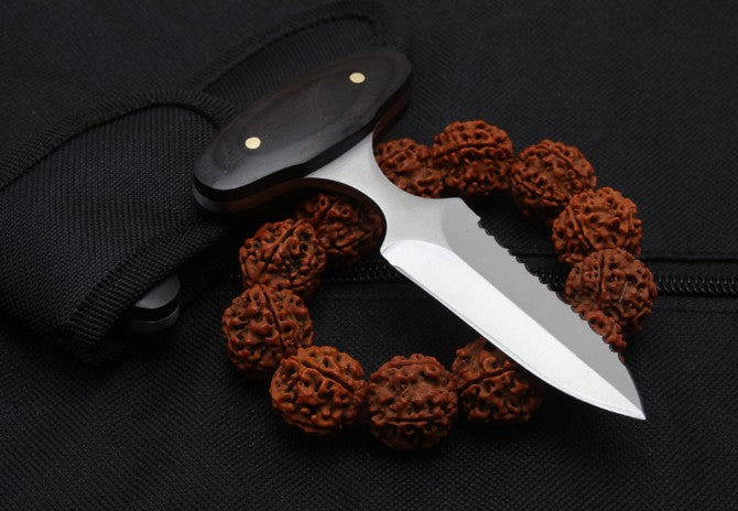Guardian serrated knuckle duster