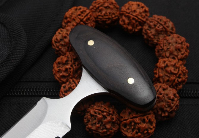 Guardian serrated knuckle duster