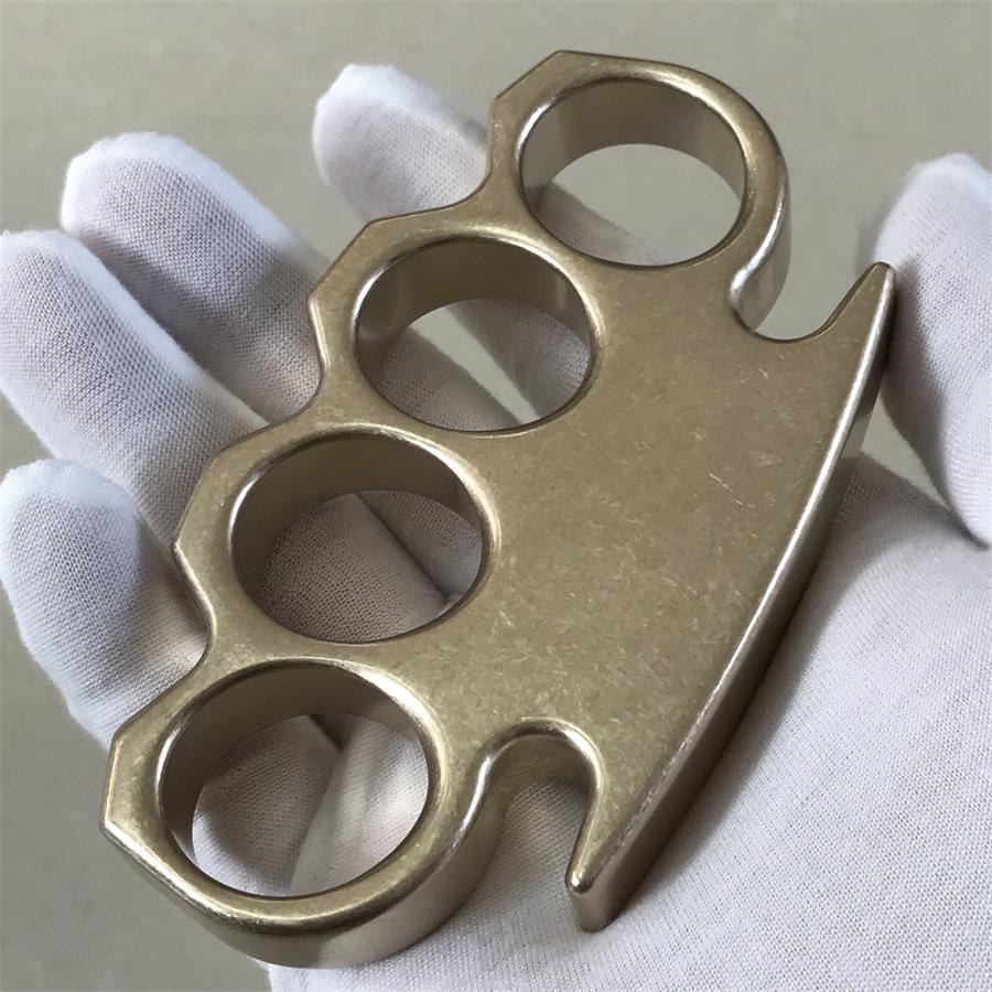 The KING Stonewashed Classic Brass Knuckle Duster