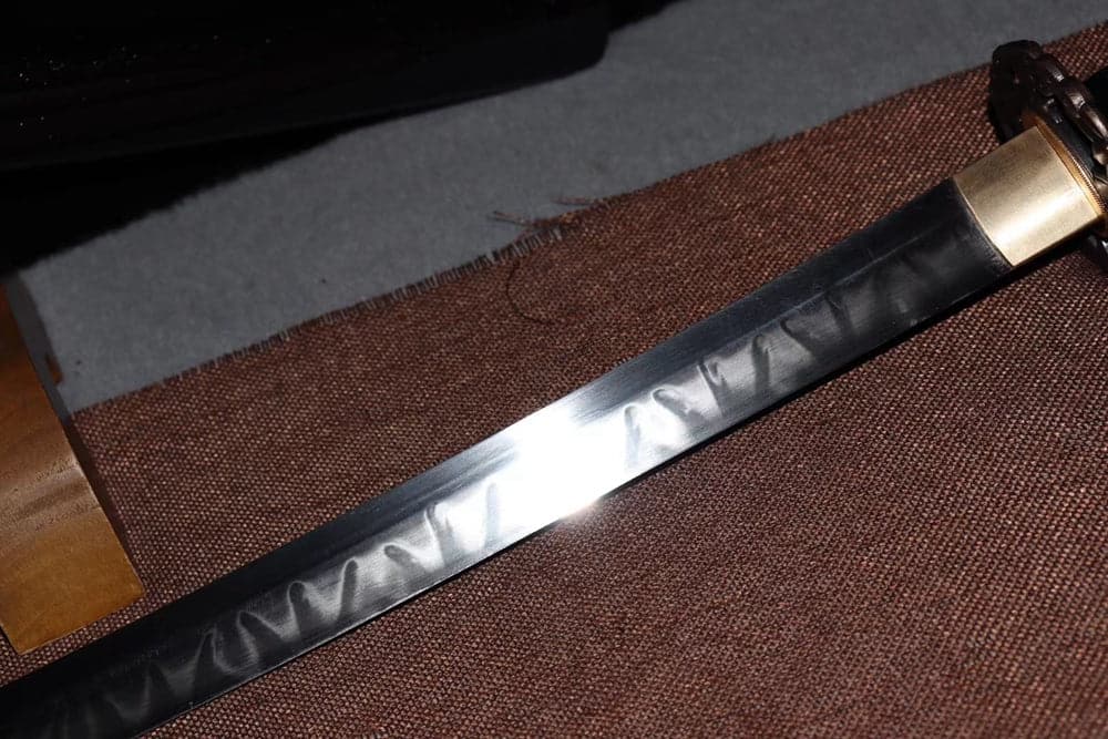 boxkatana Hand Forged Japanese Samurai Katana Dragonfly Specialty leaf pattern burnishing blade