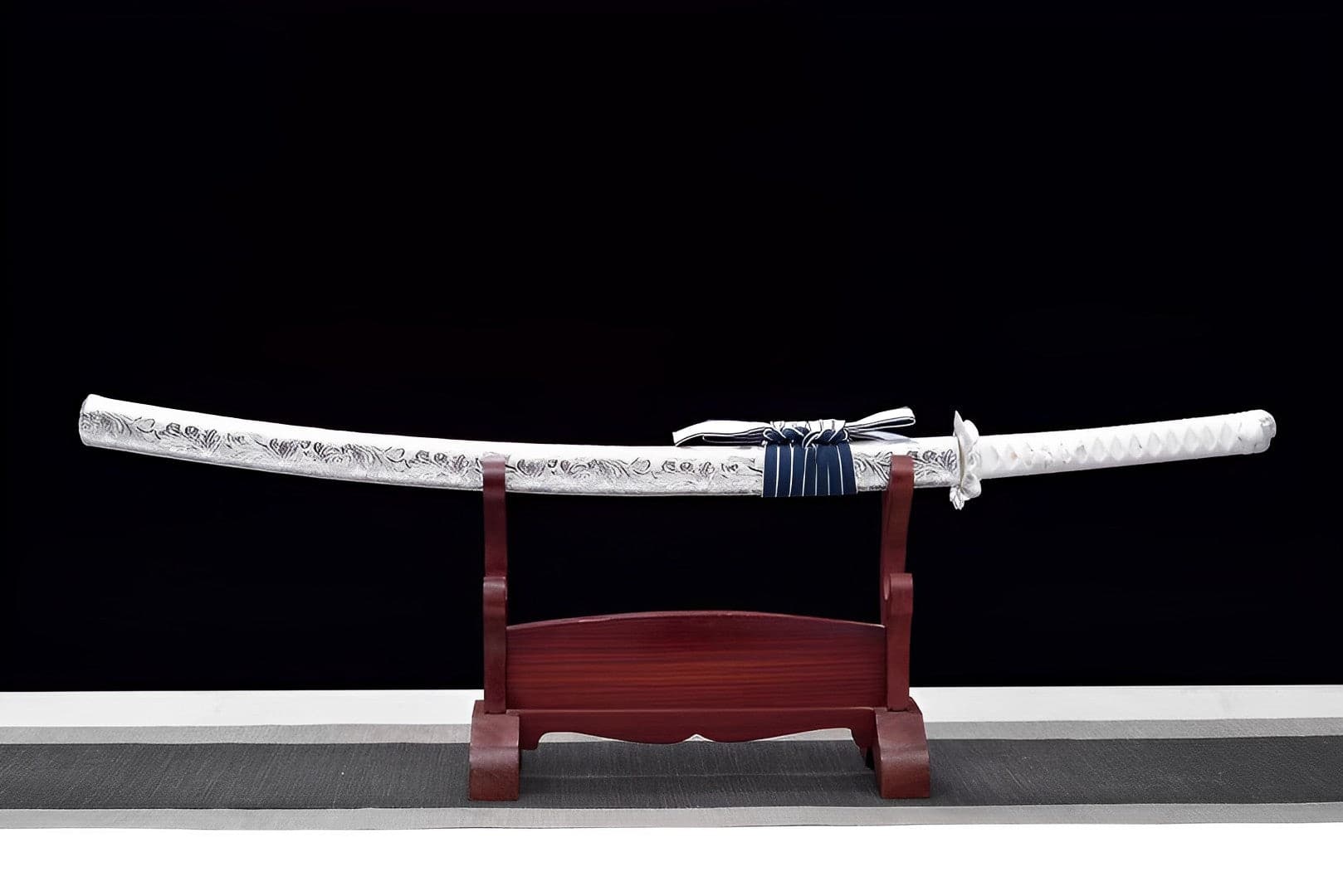 boxkatana Hand Forged Japanese Samurai Katana Fall Moon Sword 9260 SPpring Steel Roasted blue engraving on the blade