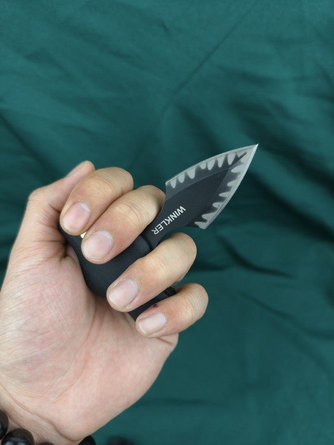 Tiger Stripe Hand Stiletto D2