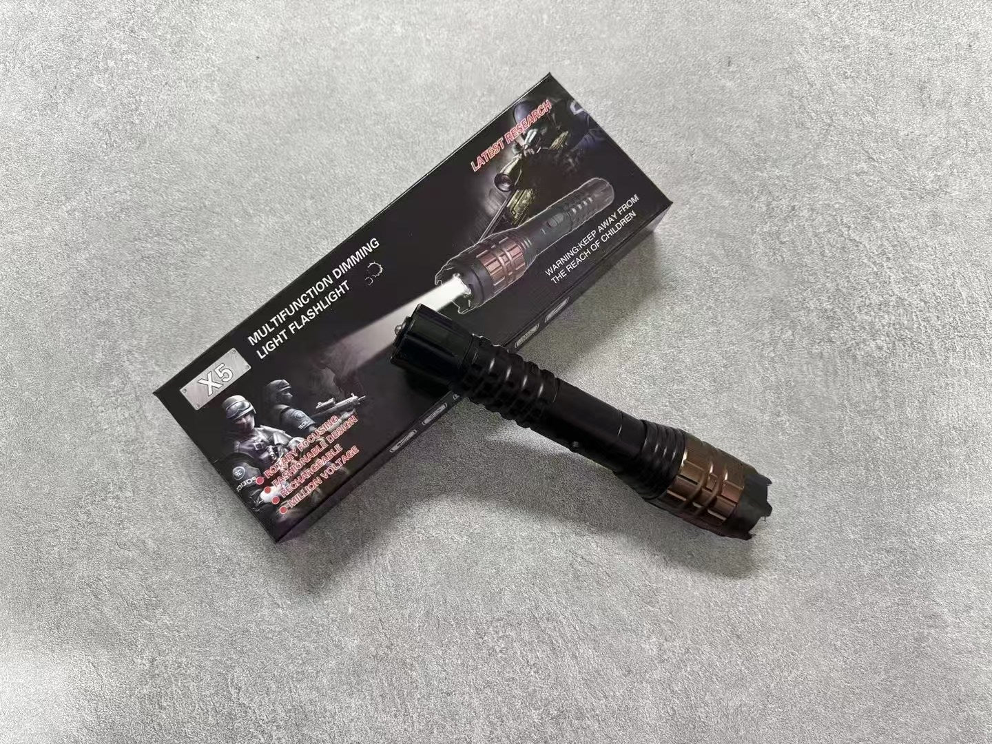 Miniature stun gun X5 high-powered flashlight [celebration] High-powered strobe light, adjustable focus and zoom