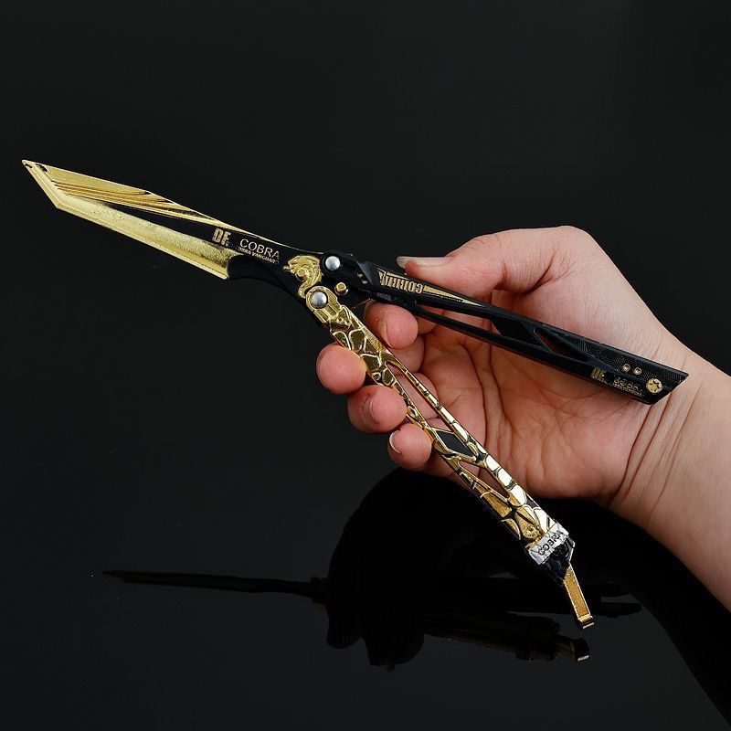 Delta Force peripherals Shadow Blade weapon, foldable handsome alloy model of butterfly knife.