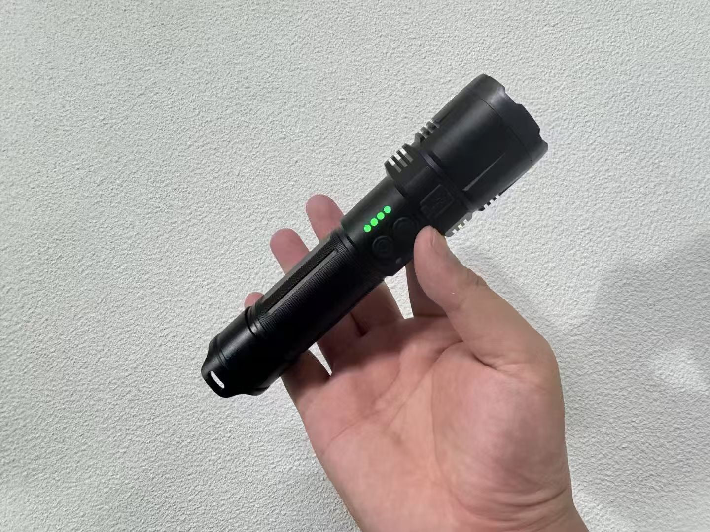 🔥Luxury K99Pro Edition 1100 lumens light, lanyard included.