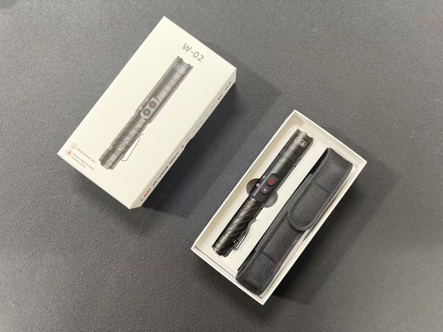 New W-02 flashlight 🔥 Diamond Black, 800 lumens light, 170-meter beam distance.