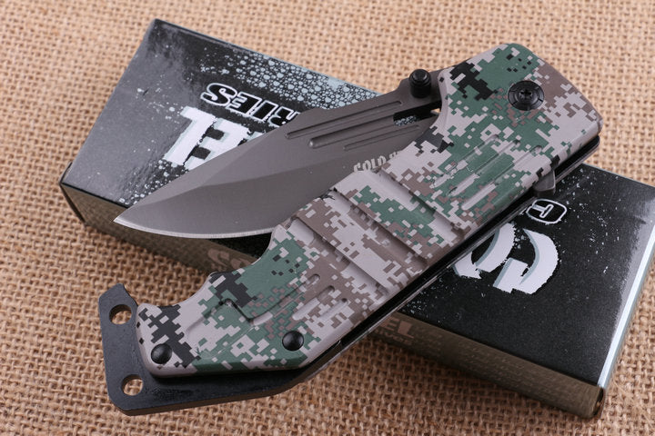 Quick-opening folding knife with camouflage handle