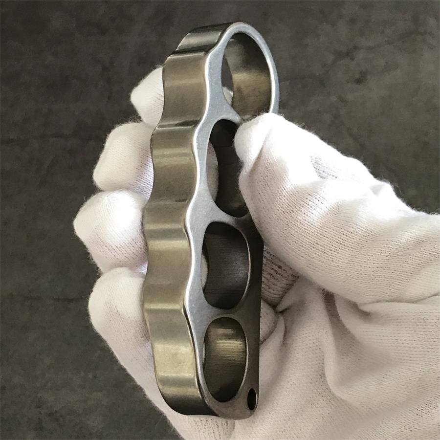 Medium Solid Titanium Pea Knuckle Duster