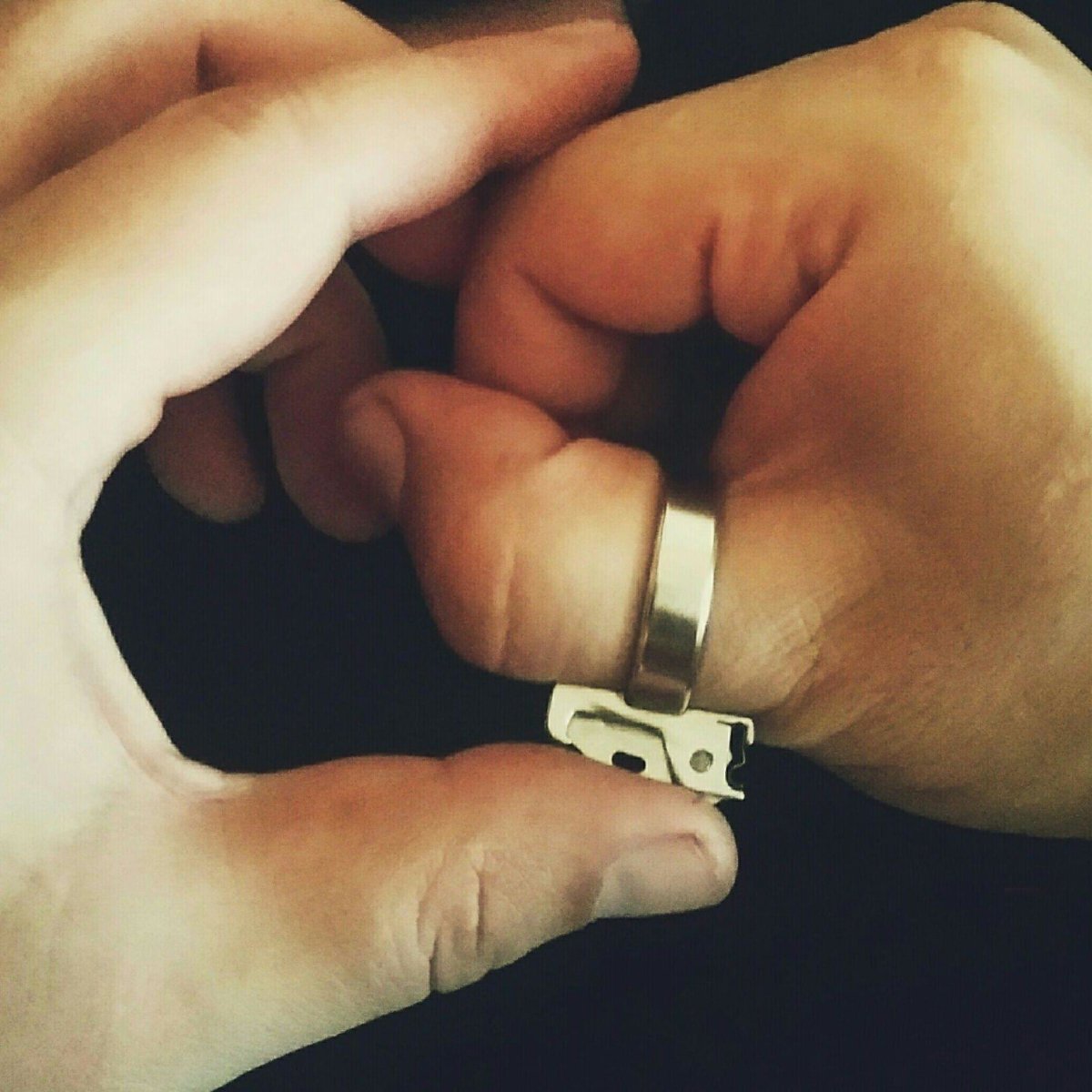 Folding Brass Knuckle Knife - Cakra EDC Gadgets